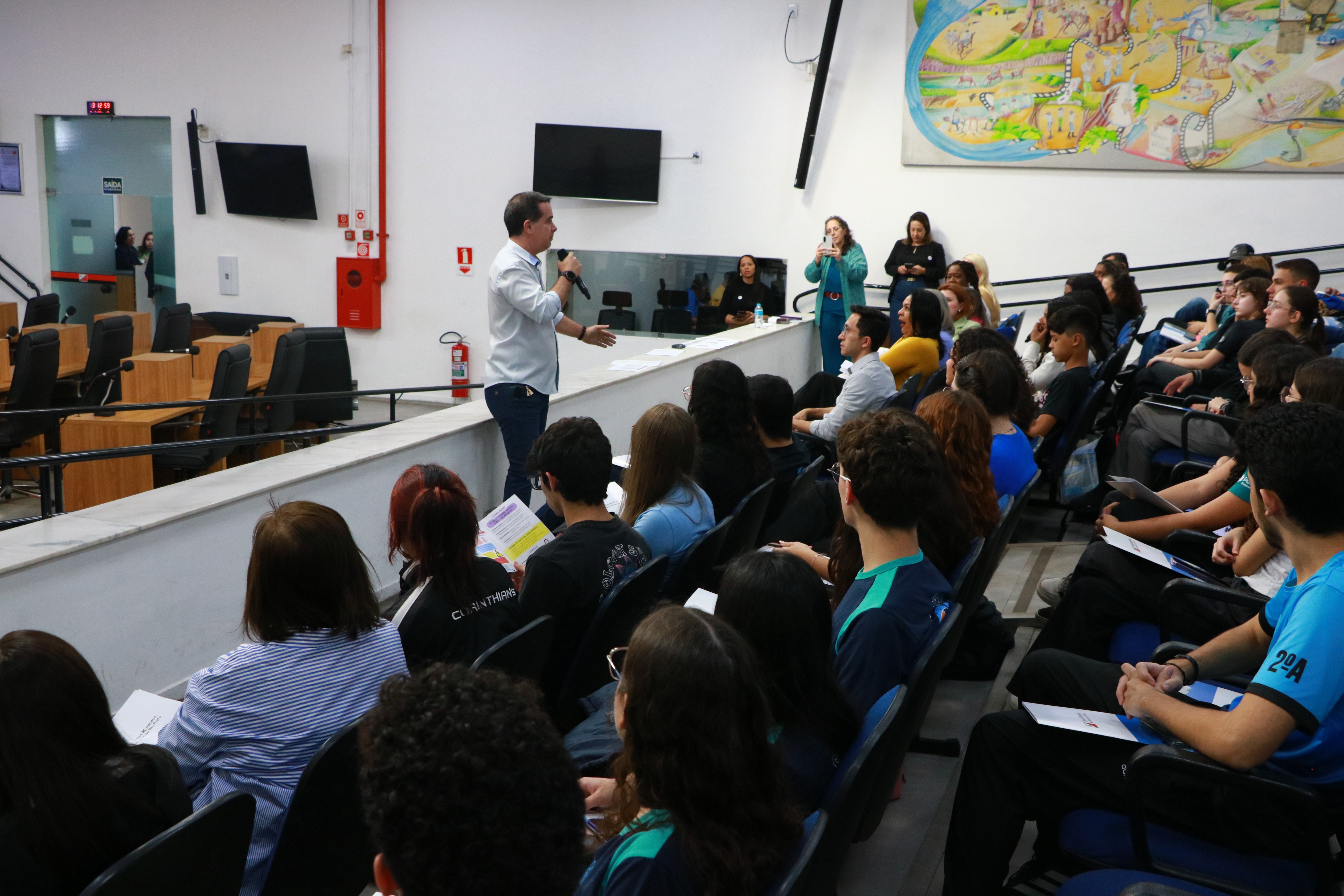 Evento debate violência contra a mulher 