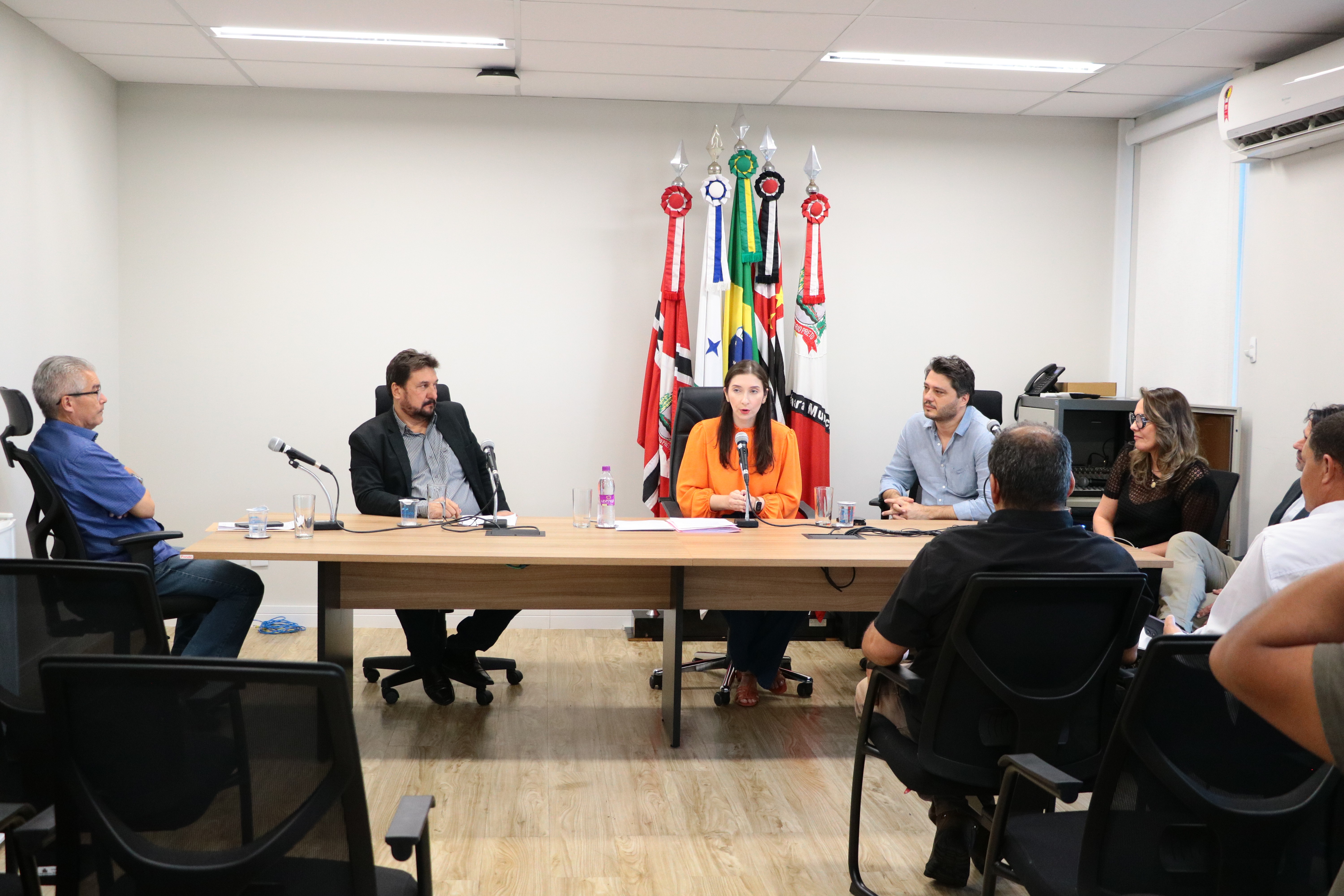 Audiência debate projetos que alteram regras para postos de combustível