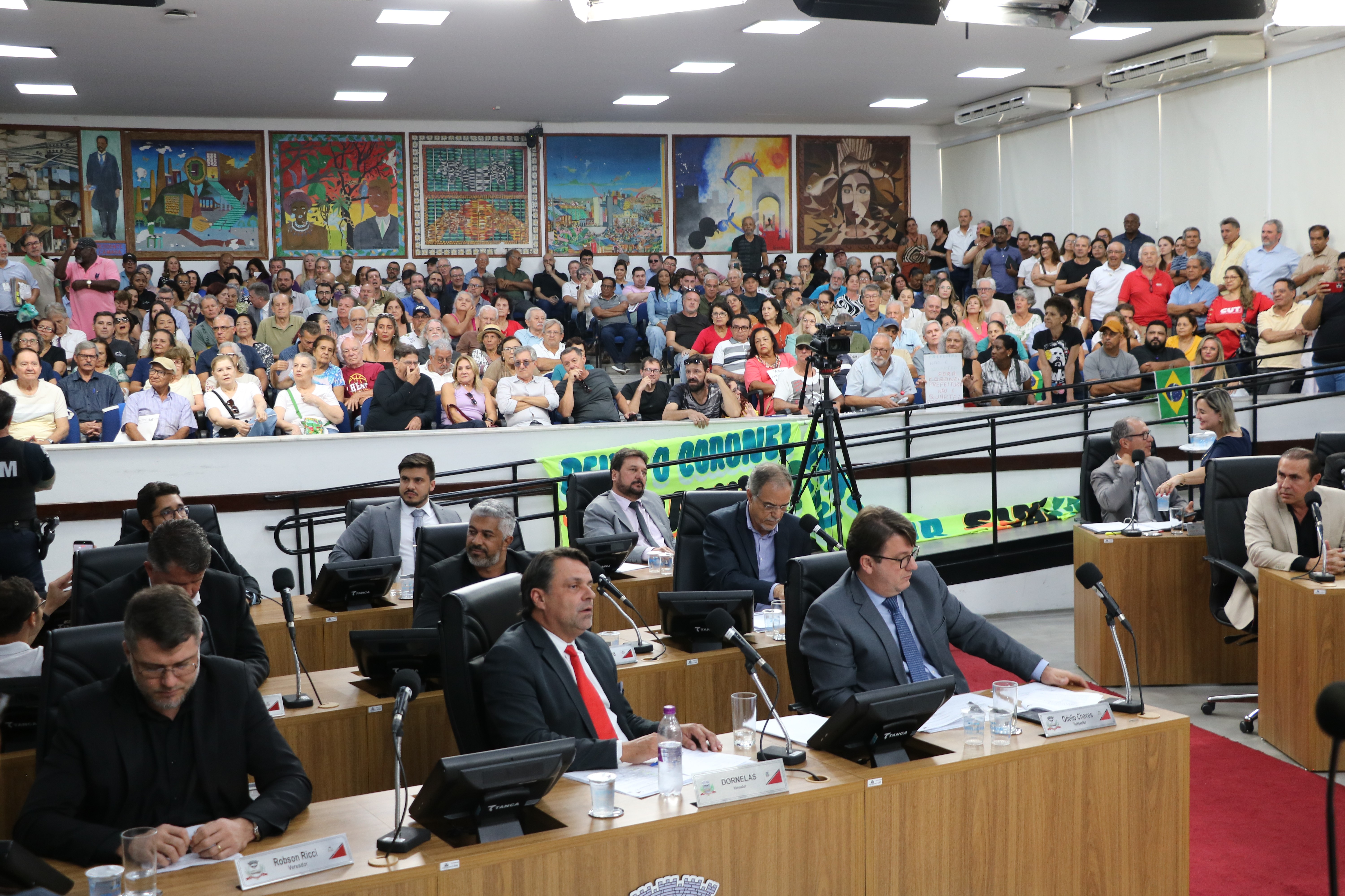 Legislativo rejeita proposta que revoga planta genérica do município