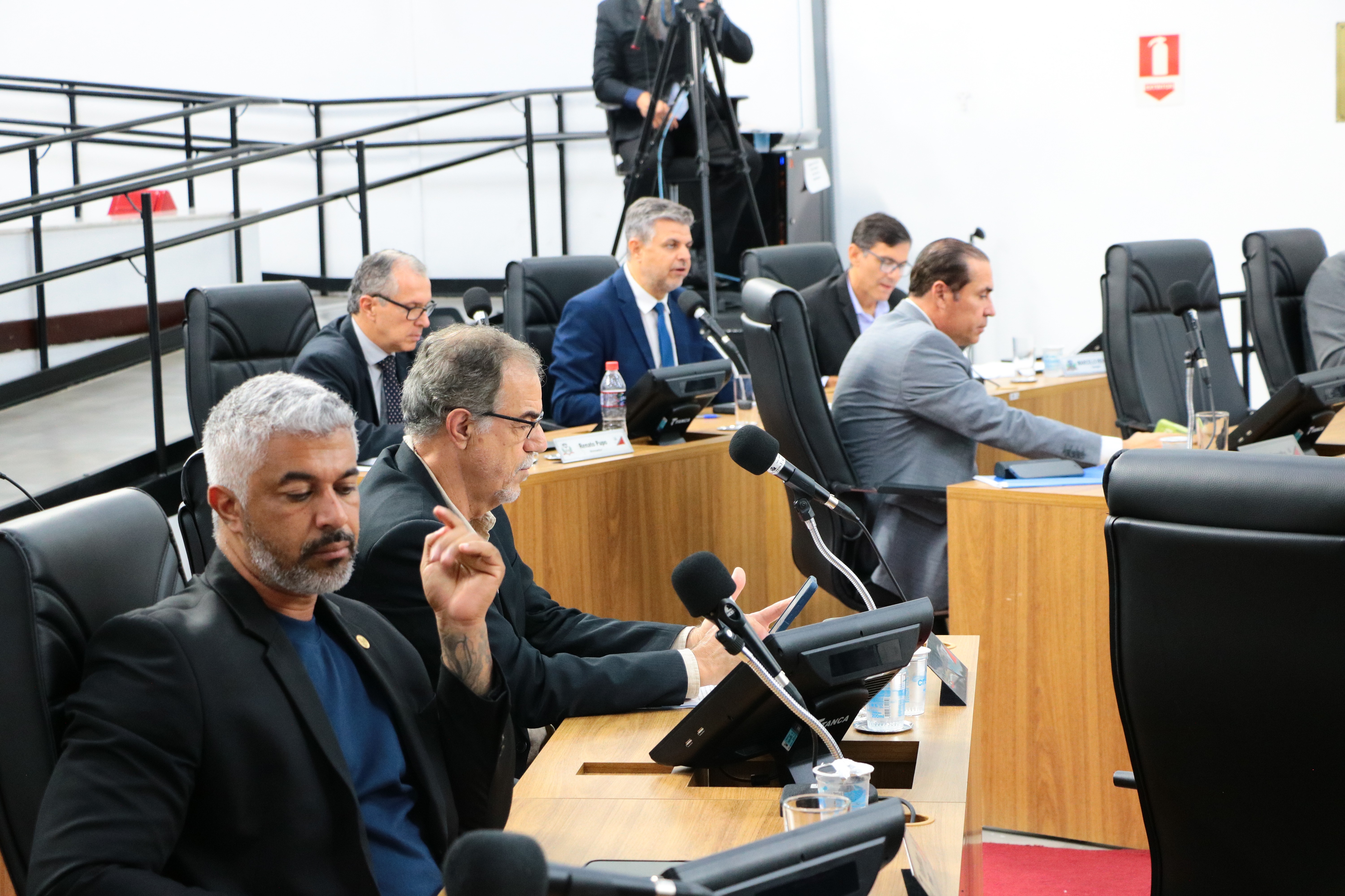 Vereadores votam em urgência ‘venda’ da dívida da Prefeitura