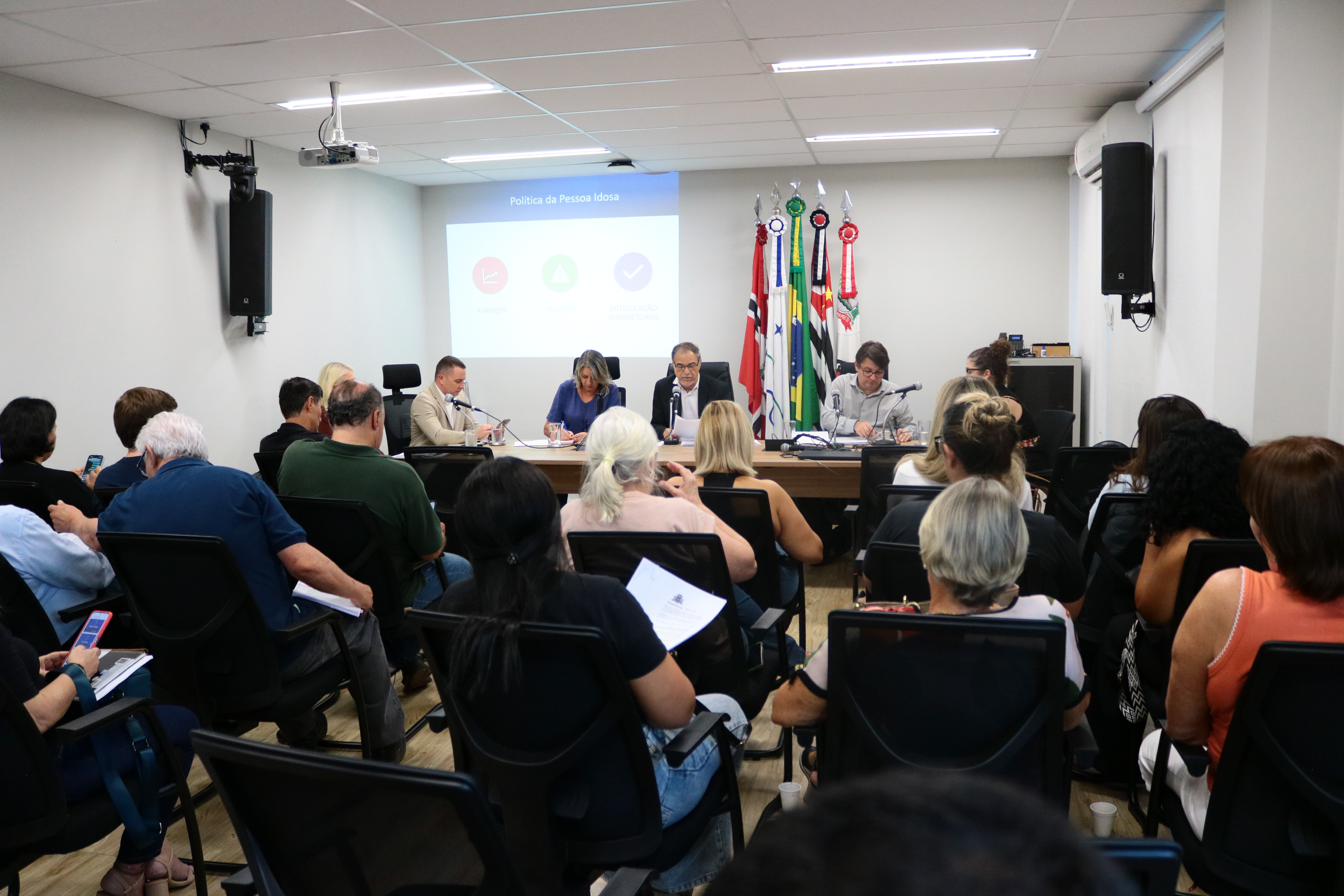 Comissão do Idoso discute proposta do Executivo de colaboração entre secretarias