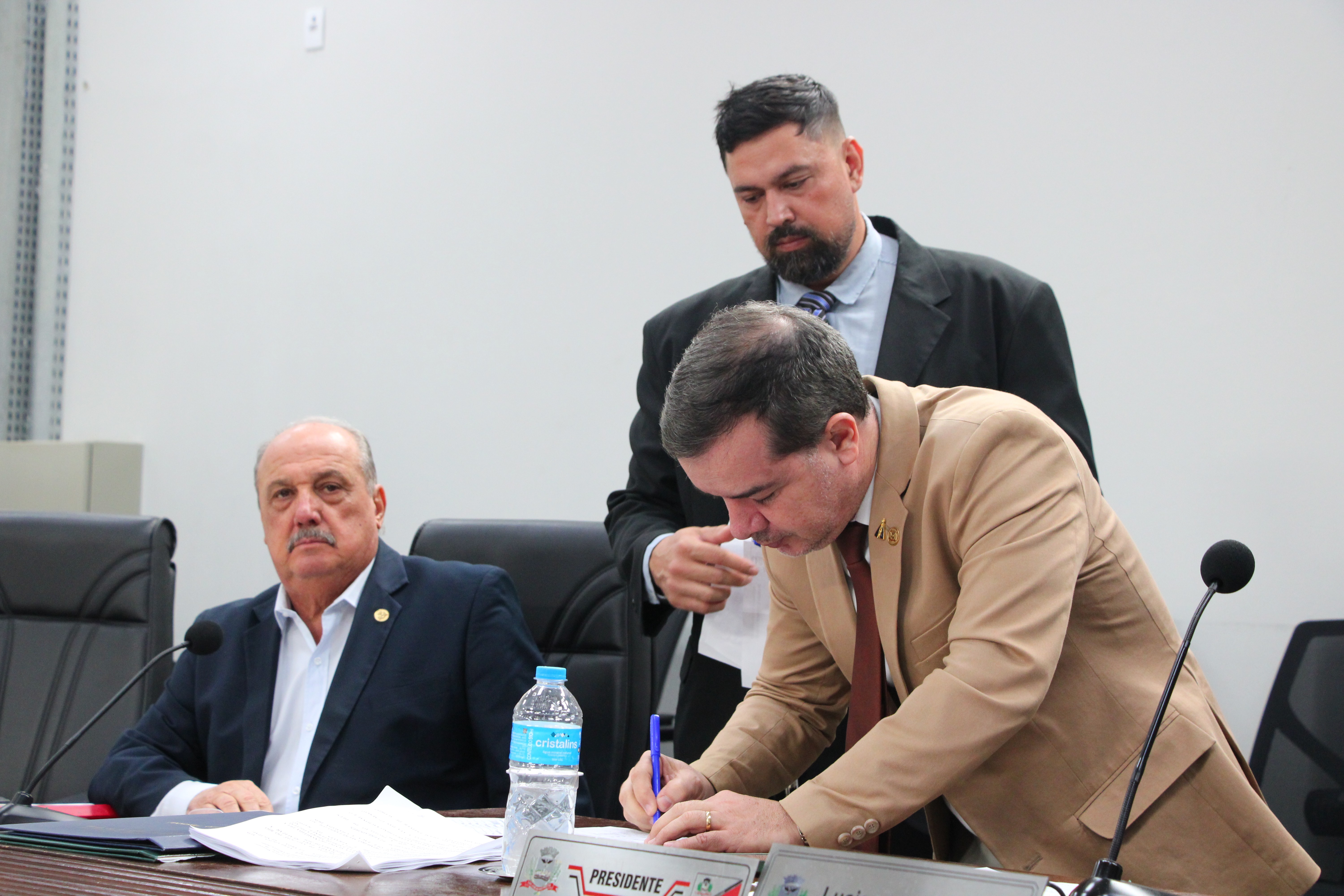 Vereadores aprovam redução de multa para 'puxadinhos'