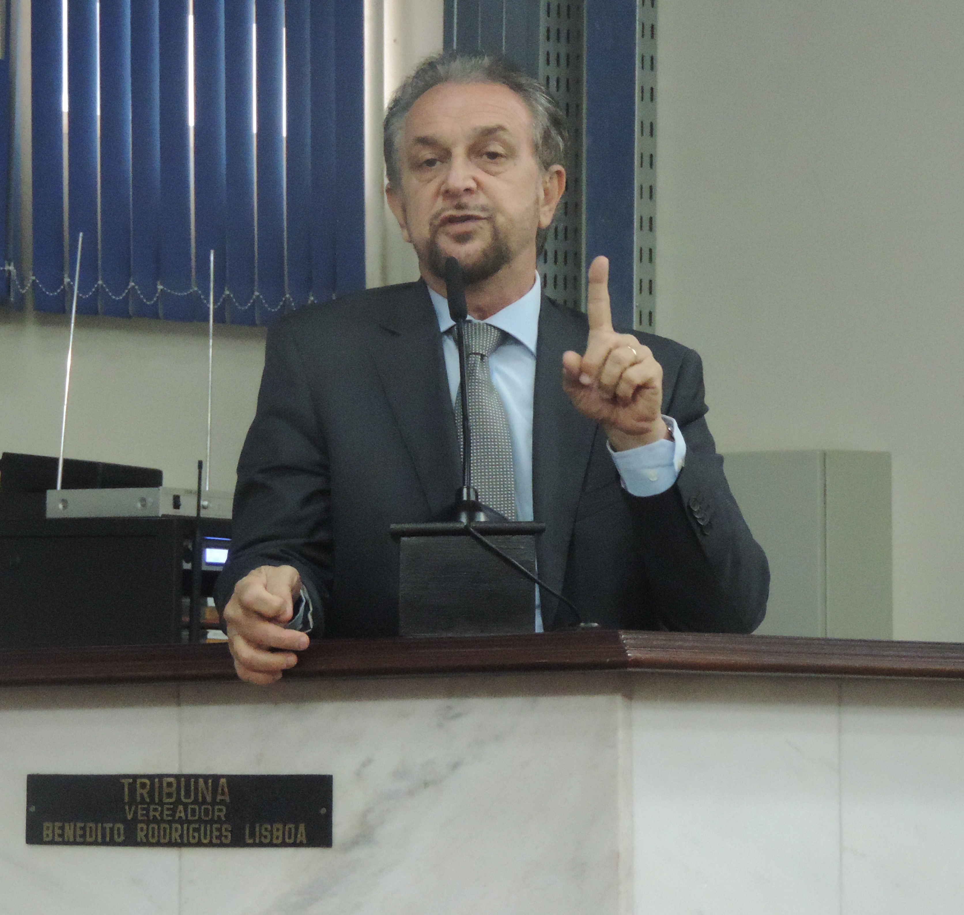 Gelsi é autor da lei que autoriza embarque de deficiente fora do ponto