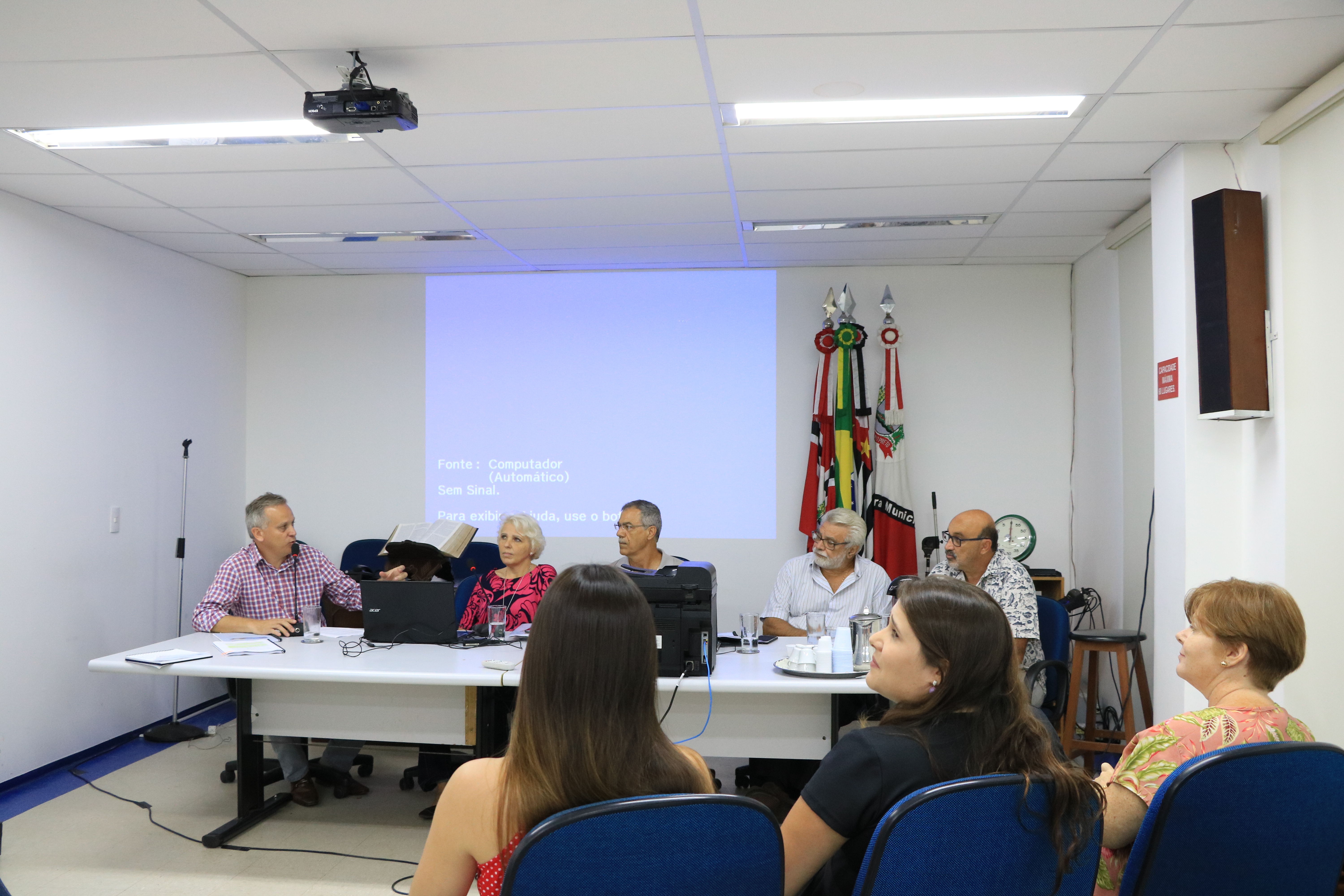 Secretário e equipe técnica participaram da reunião com vereadores