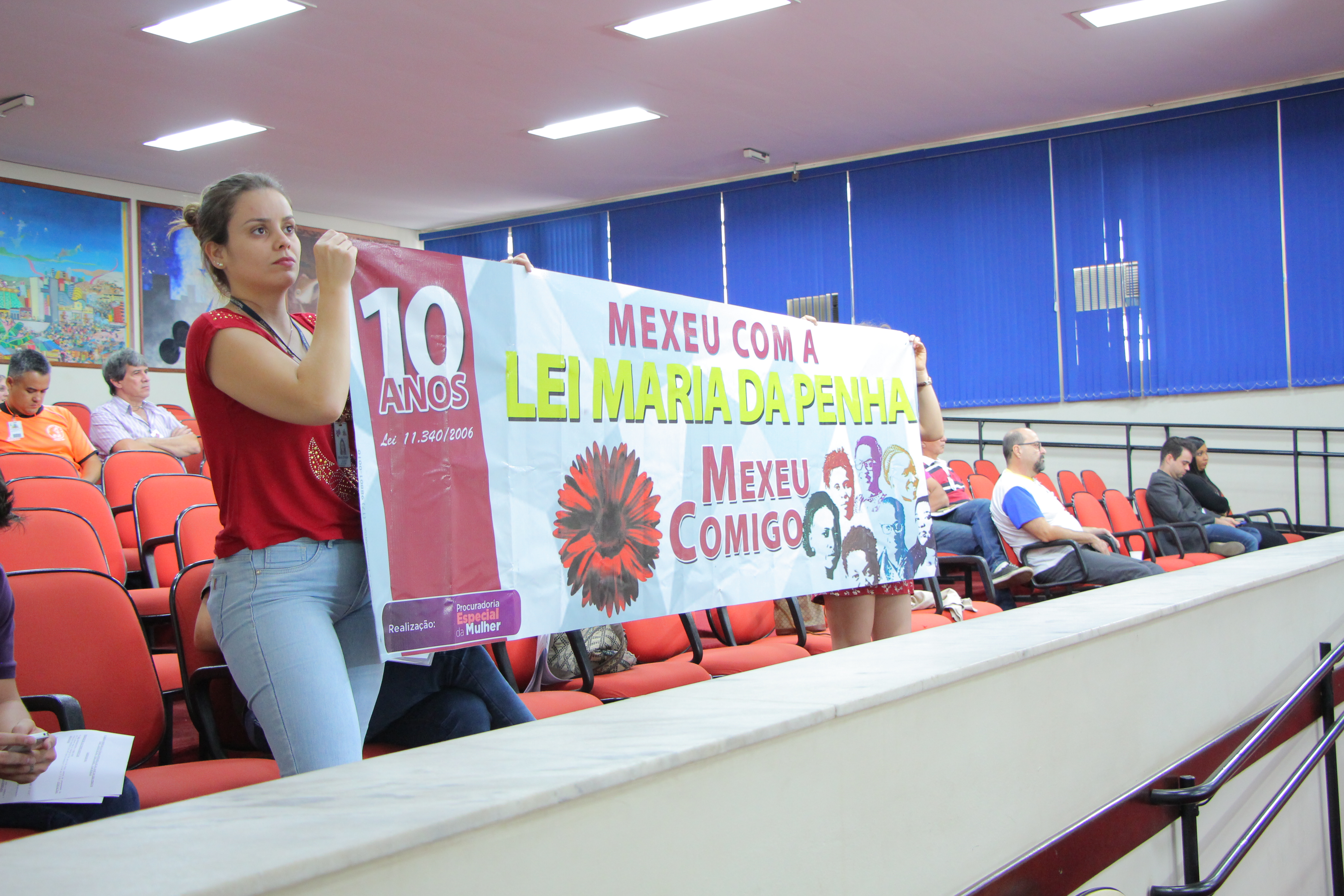 Os 10 anos da lei Maria da Penha foi destaque na sessão desta terça-feira