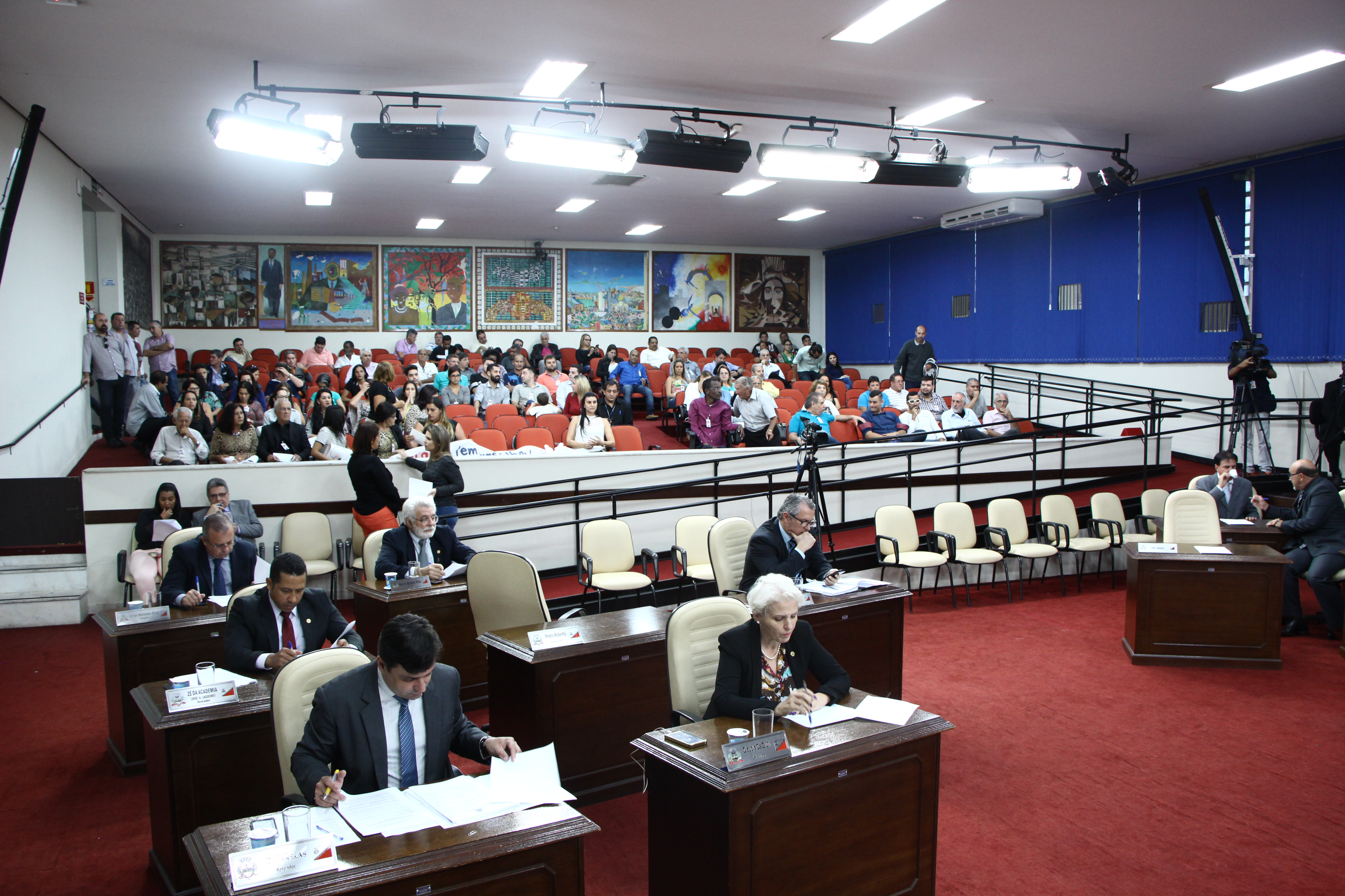 Vereadores retomam trabalhos legislativos nesta terça-feira