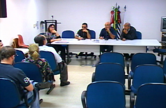 Vereadores e secretários em última reunião da CEI