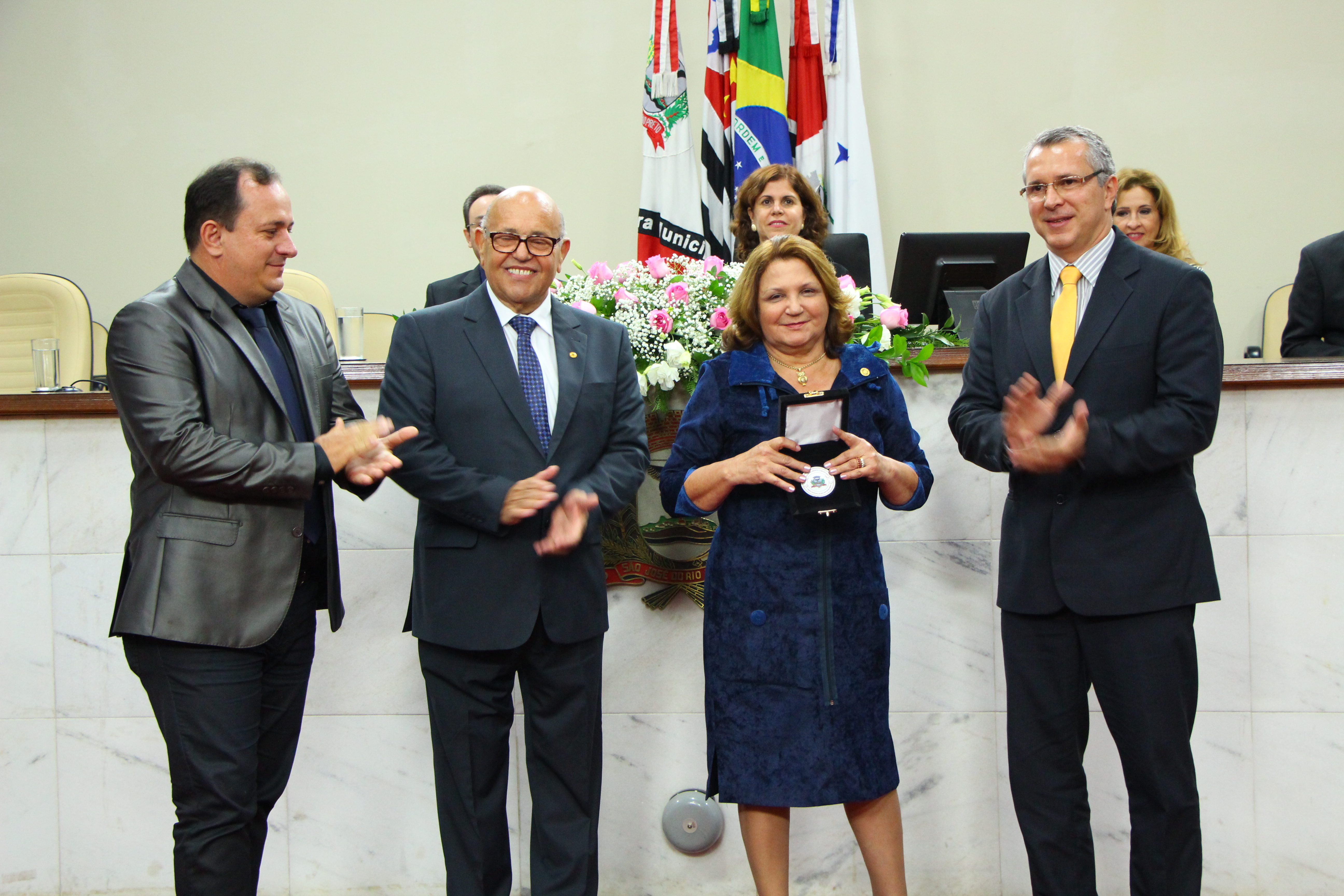 Os vereadores Márcio Larranhaga e Renato Pupo com Isilda e Darcy Signoretti