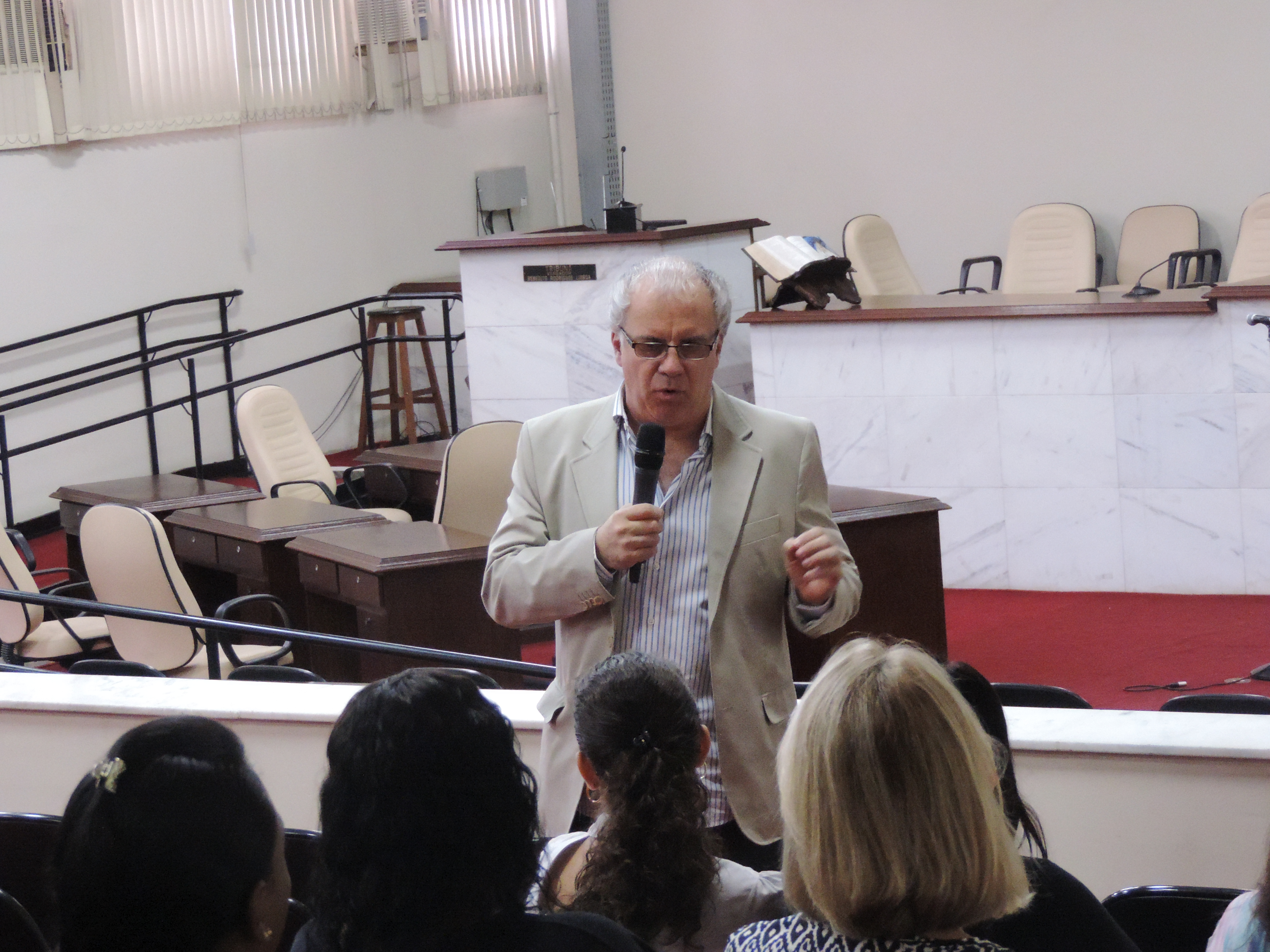 Ururahy é psiquiatra psicoterapeuta da felicidade